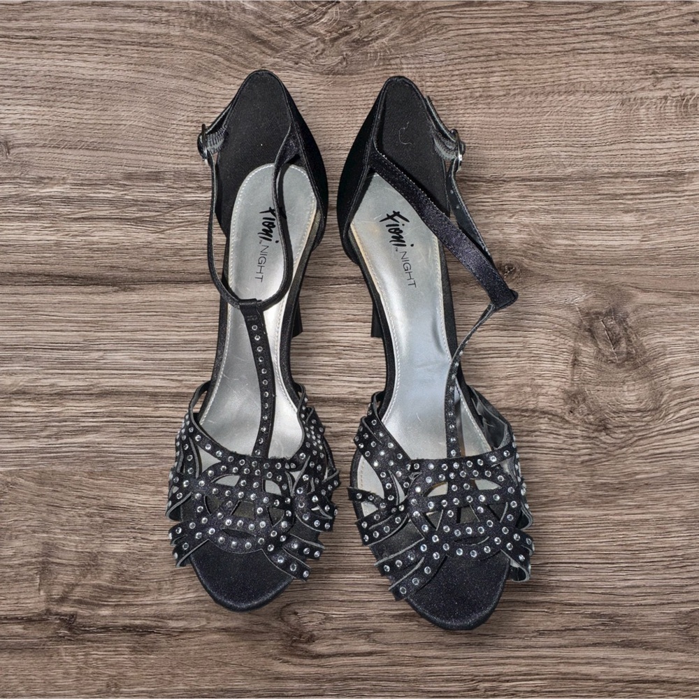 Fioni Night Women’s Size 7.5W Black Heels With Rhinestone Accents NWT